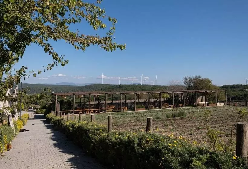 ホテル Manej Urla