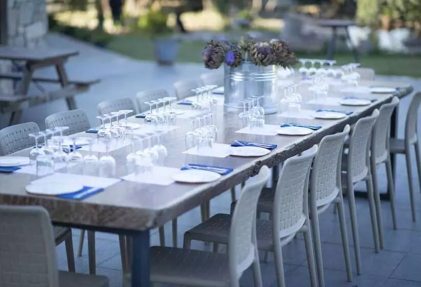 ホテル Manej Urla