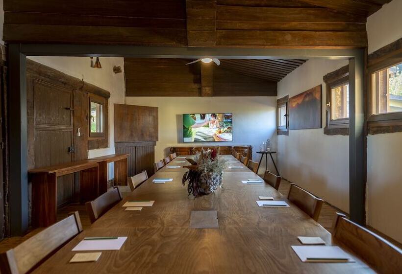 בית מלון כפרי Manej Urla