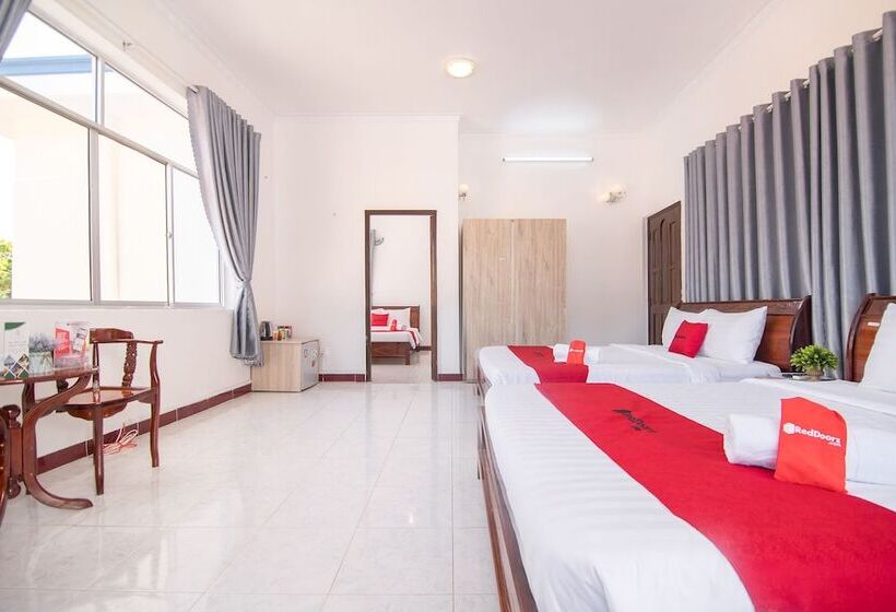 پانسیون Reddoorz Plus Near Bai Truoc