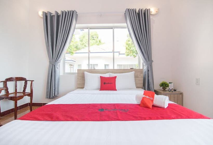 پانسیون Reddoorz Plus Near Bai Truoc