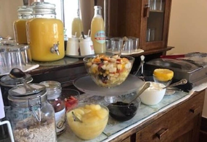 פנסיון The Firs Guesthouse