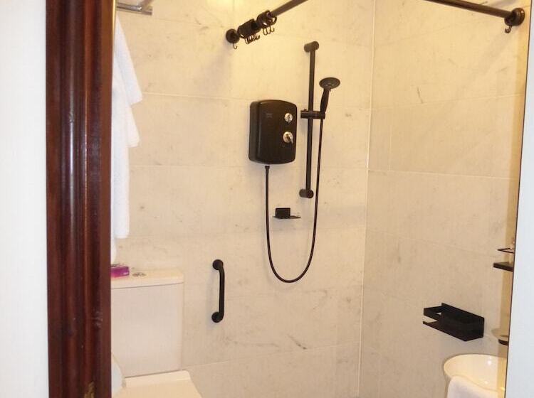 פנסיון The Firs Guesthouse