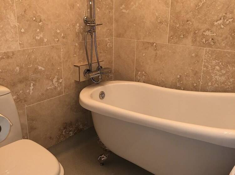 פנסיון The Firs Guesthouse