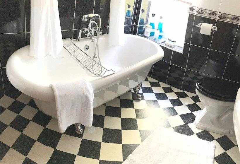 פנסיון The Firs Guesthouse