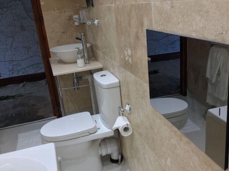 פנסיון The Firs Guesthouse