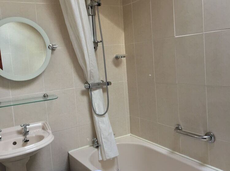 פנסיון The Firs Guesthouse