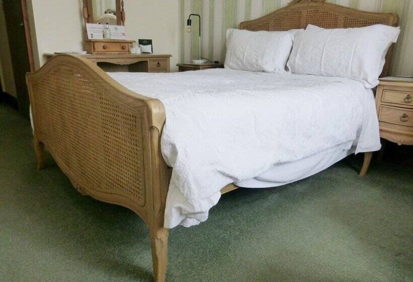 פנסיון The Firs Guesthouse