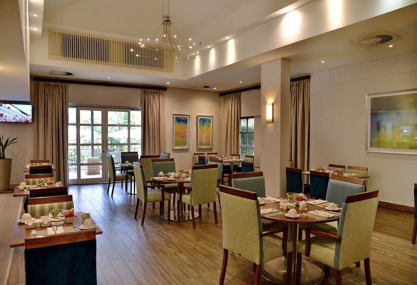 בית מלון כפרי Town Lodge Mbombela