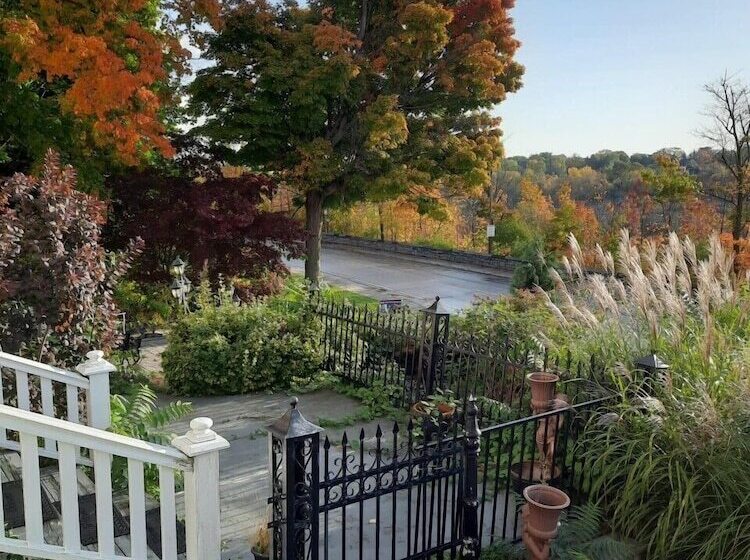 مبيت وإفطار Niagara Grandview Boutique