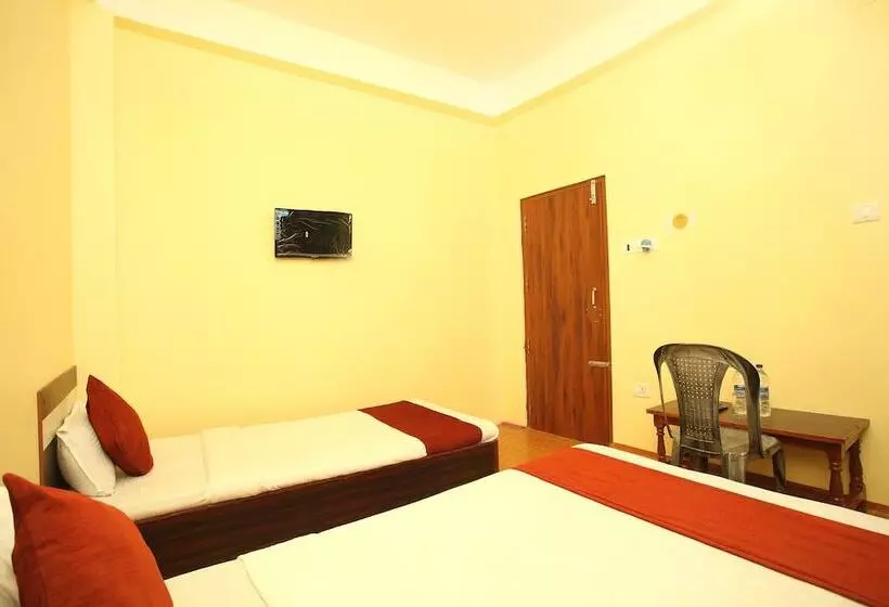 هتل Spot On 503 Lisno Restaurant And Lodge