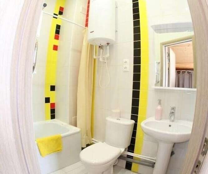 פנסיון Guest House Tolstiy Kot