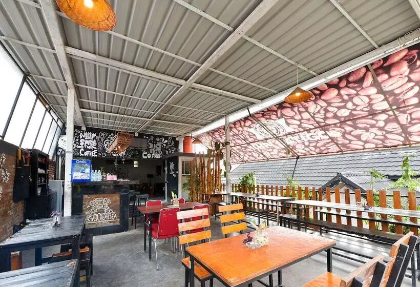 Retkeilymaja Homestay Rumah Puti By Oyo Rooms