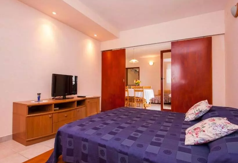 Apartment Toni 555