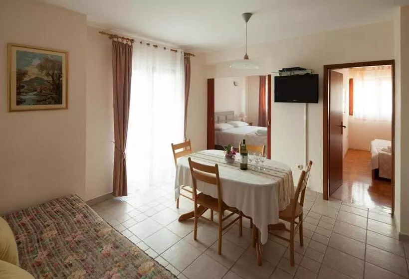 Apartment Toni 555