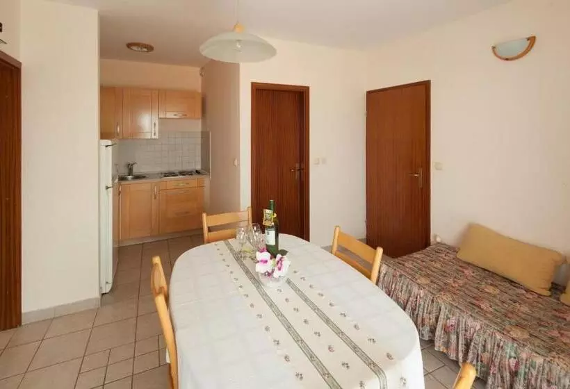 Apartment Toni 555