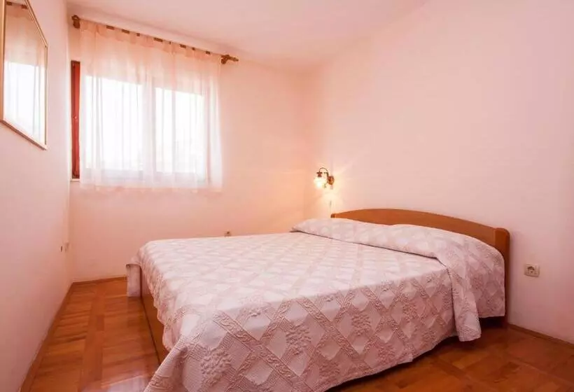 Apartment Toni 555