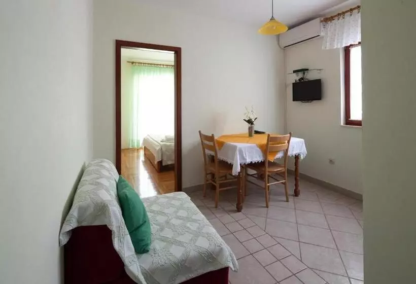 Apartment Toni 555