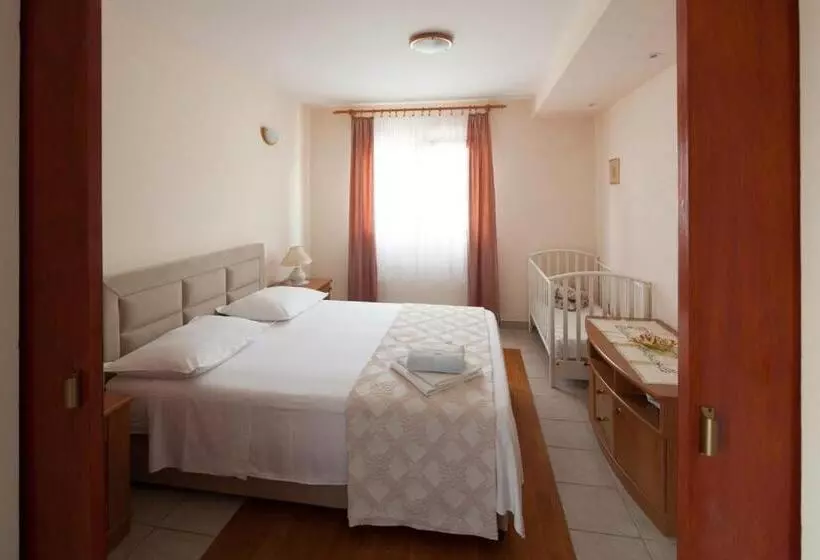 Apartment Toni 555