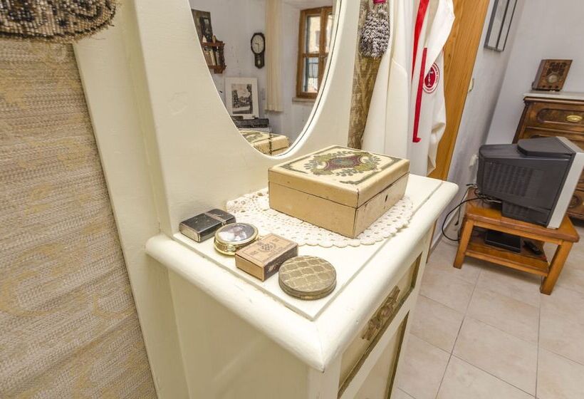 Apartments And Room Lucijo