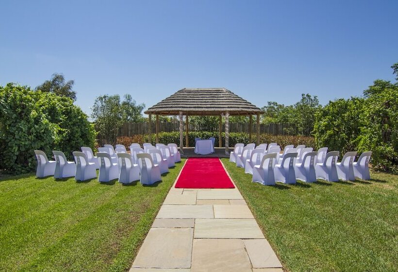 בית מלון כפרי Dubbo Rhino Lodge