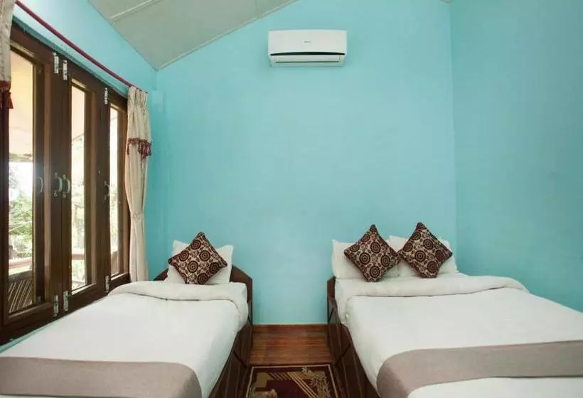 هتل Spot On 486  Holy Lodge