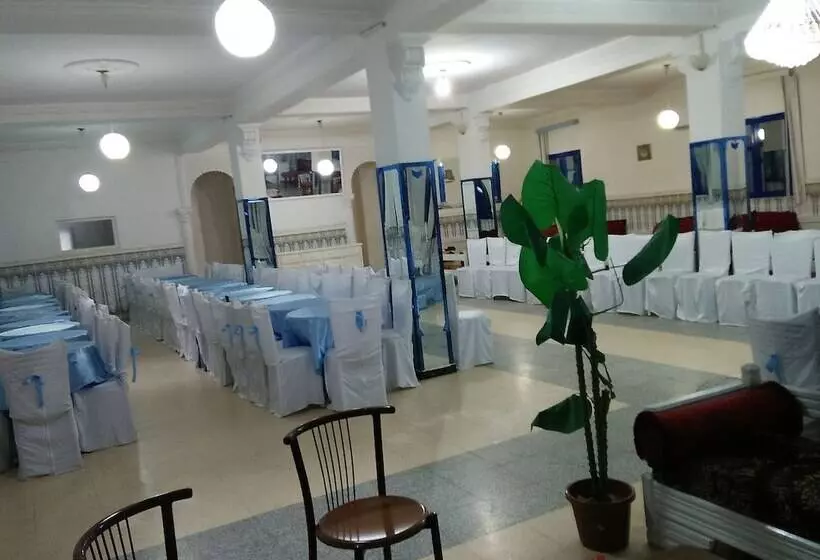 هتل Hôtel Le V. Rocher