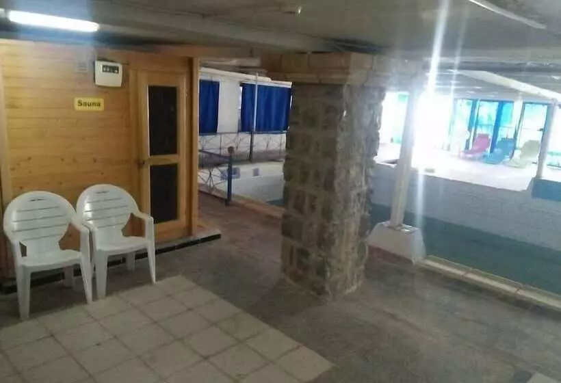 هتل Hôtel Le V. Rocher