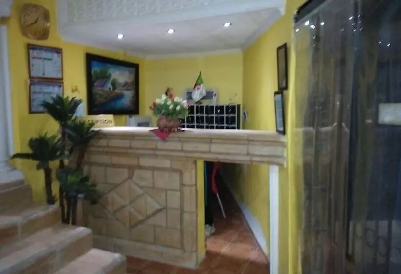 هتل Hôtel Le V. Rocher