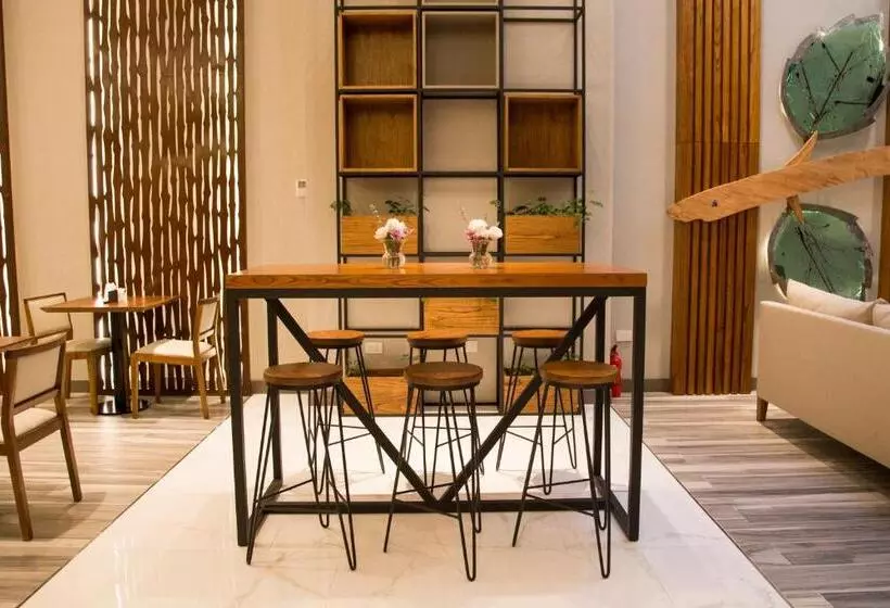 Hotelli Land Plaza La Plata