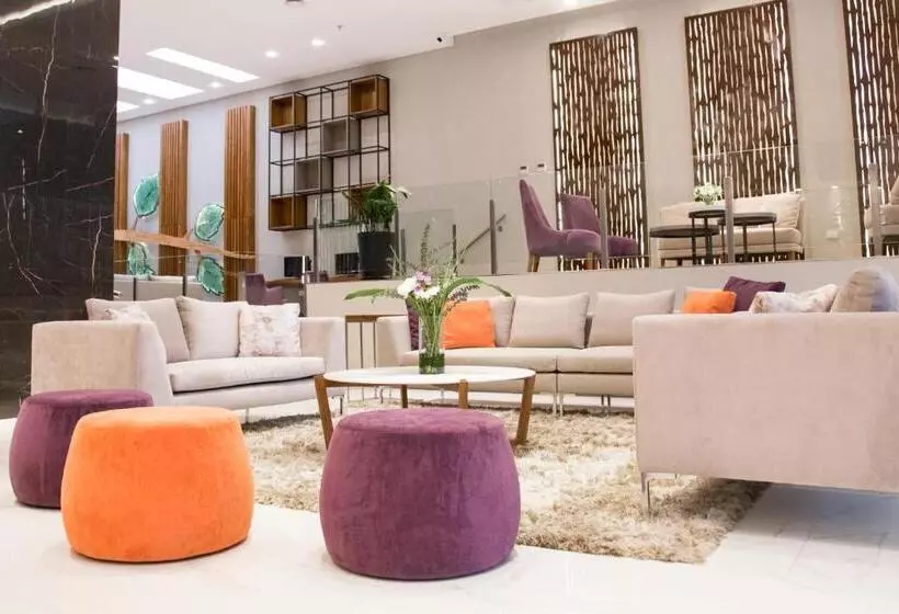 Hotelli Land Plaza La Plata