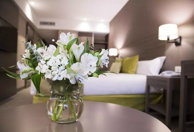 Hotelli Land Plaza La Plata