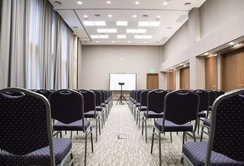 Hotelli Land Plaza La Plata