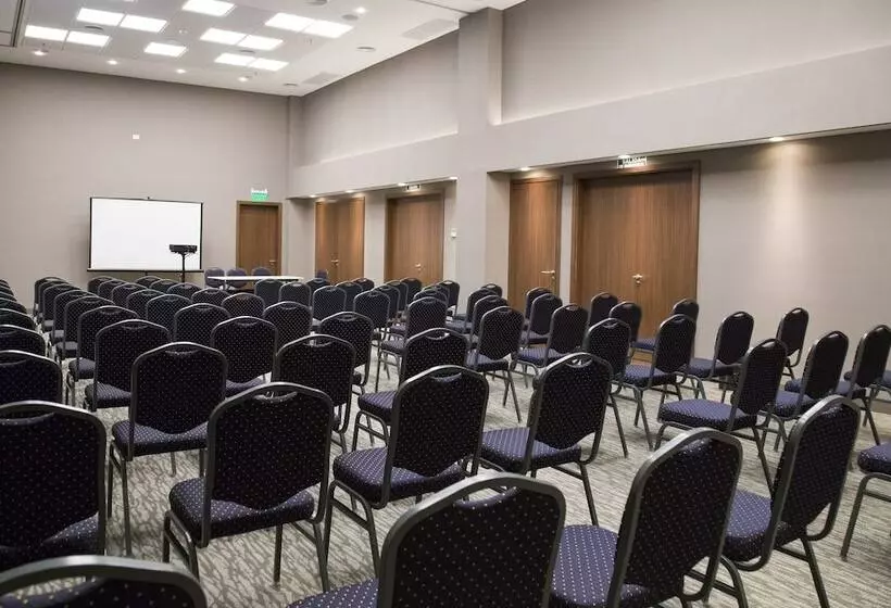 Hotelli Land Plaza La Plata