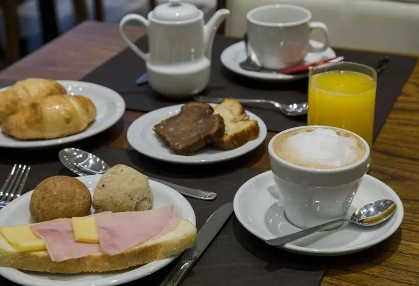 Hotelli Land Plaza La Plata