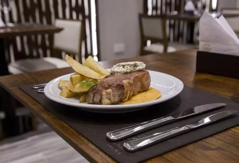 Hotelli Land Plaza La Plata