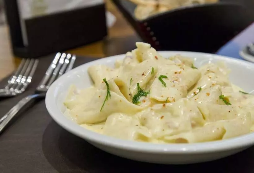 Hotelli Land Plaza La Plata