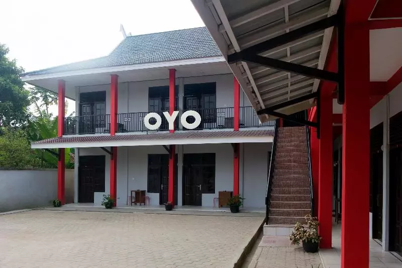 هتل Steze Kost By Oyo Rooms