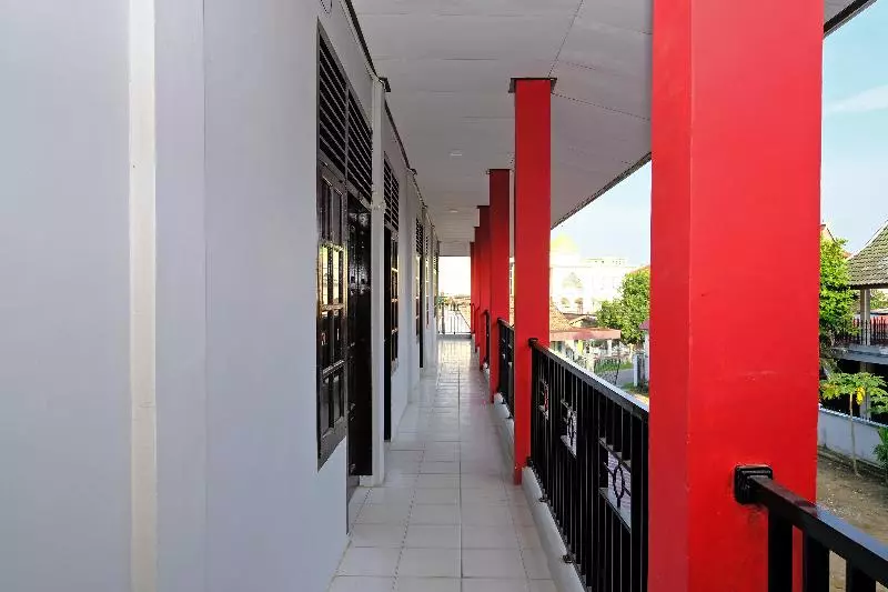 هتل Steze Kost By Oyo Rooms