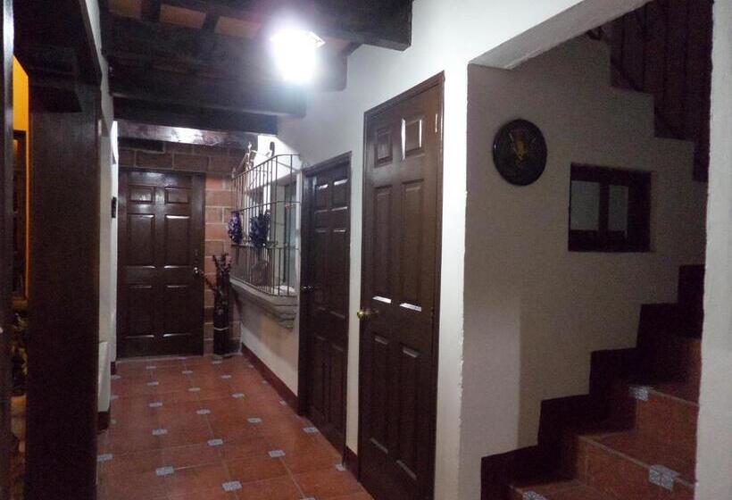 هتل Casa Del Cerro