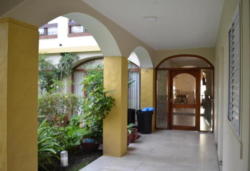 هتل Colonial Gesell