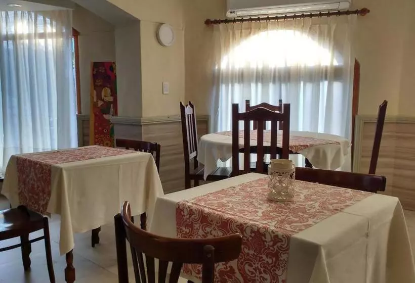 هتل Colonial Gesell