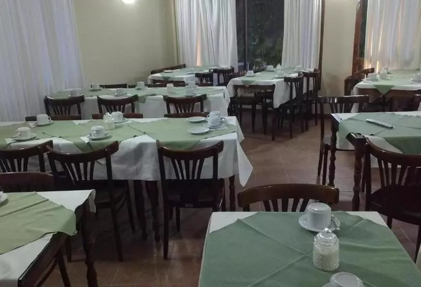 هتل Colonial Gesell
