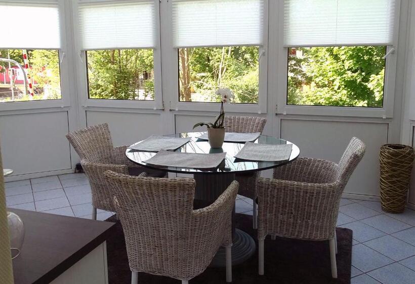 Отель Townhuus No. 1 / Dieksee