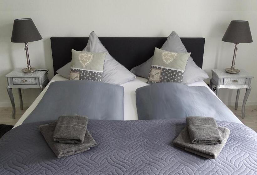 Отель Townhuus No. 1 / Dieksee