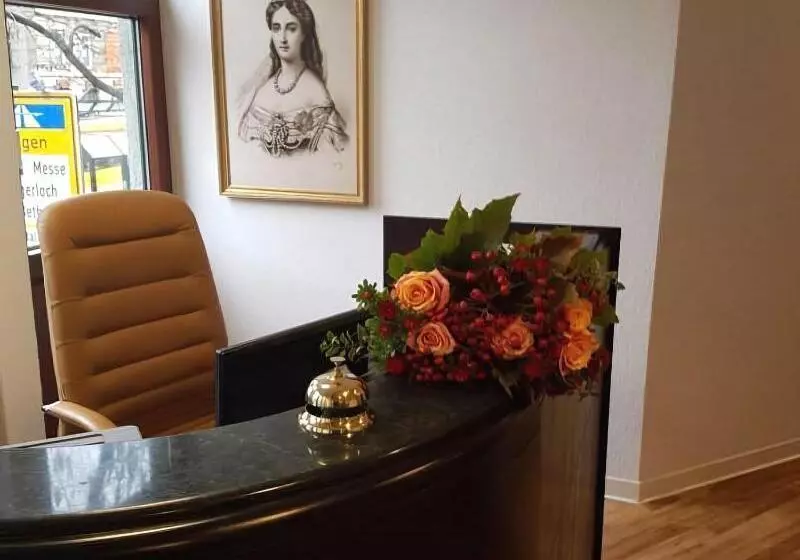 Hotelli Garni Am Olgaeck