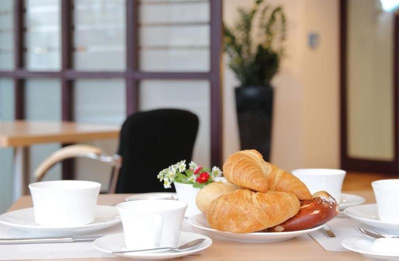 هتل Garni Am Olgaeck