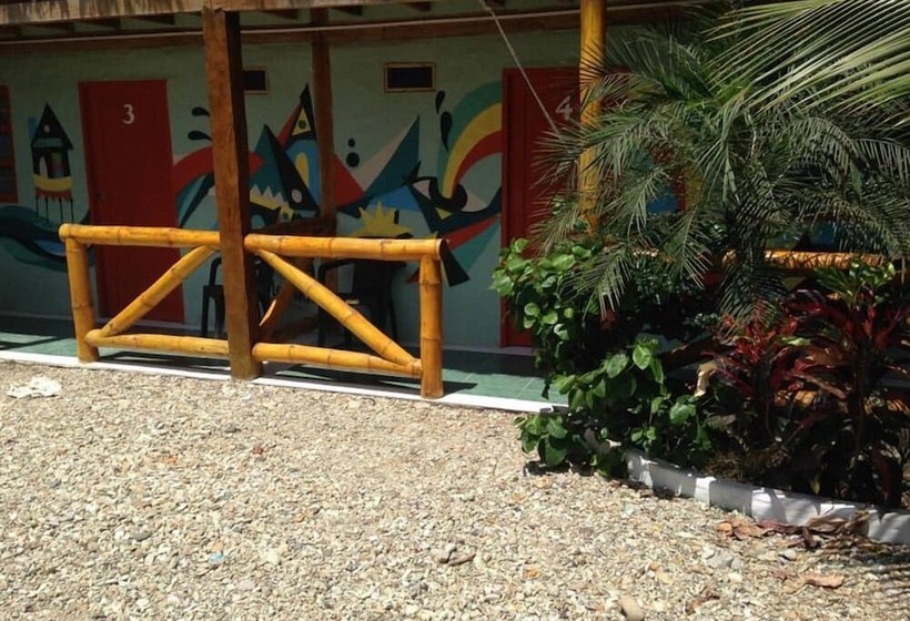 بنسيون Pop House Montañita