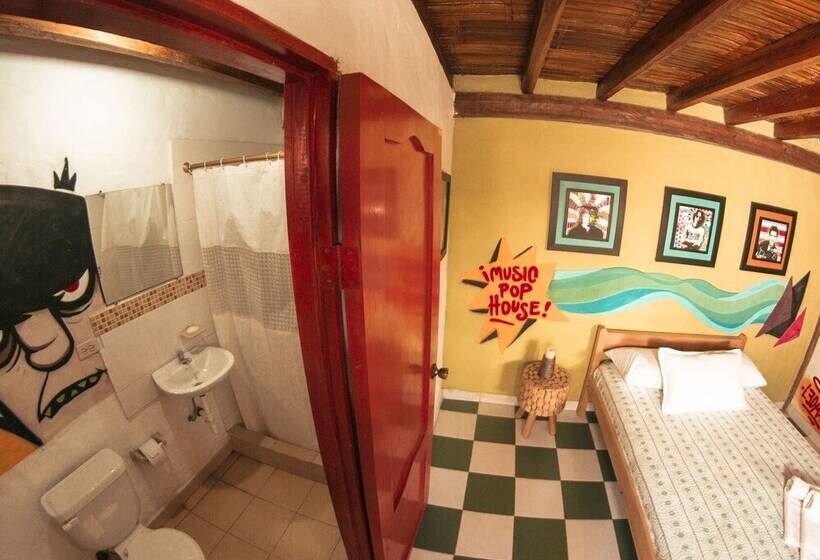 بنسيون Pop House Montañita