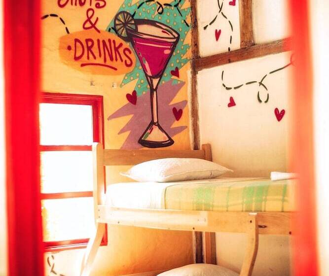 بنسيون Pop House Montañita